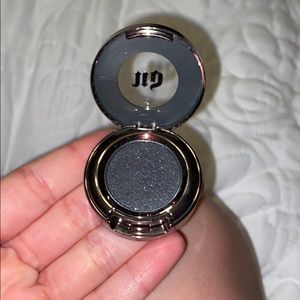 Urban decay OIL SLICK shadow